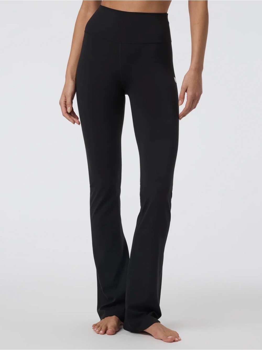 Vuori Black Slim Flare Yoga Workout Pants Leggings M